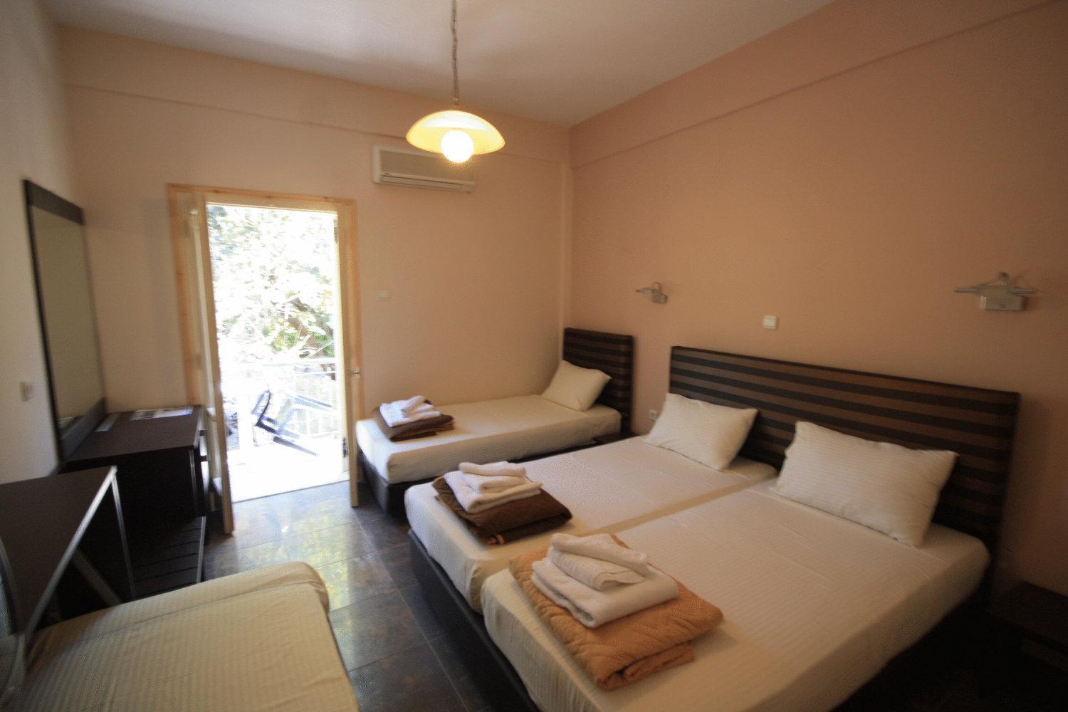 Ulrika Hotel Aegina ภายนอก รูปภาพ
